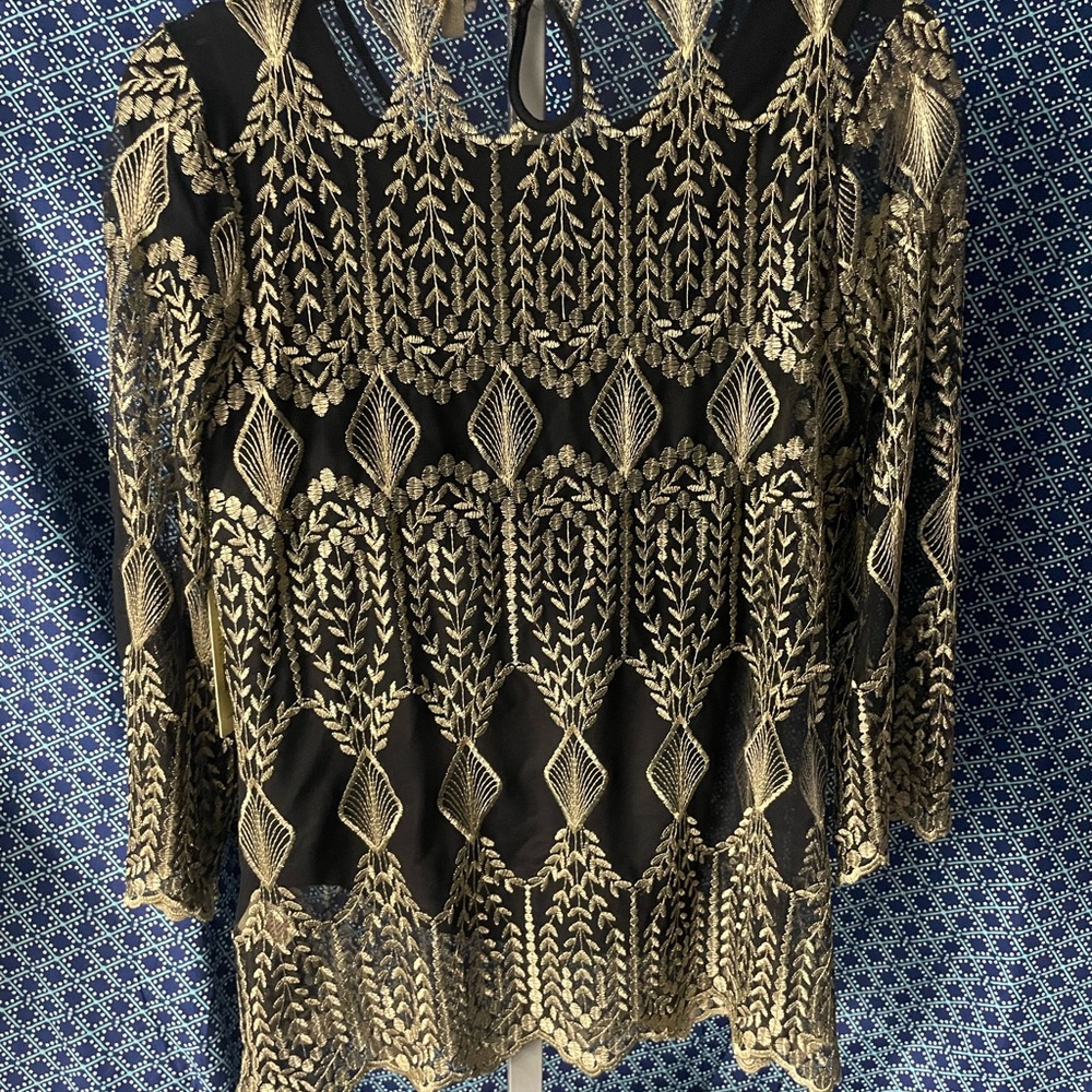 Reba Elegant Black and Gold Lace Top NWT - Picture 2 of 7